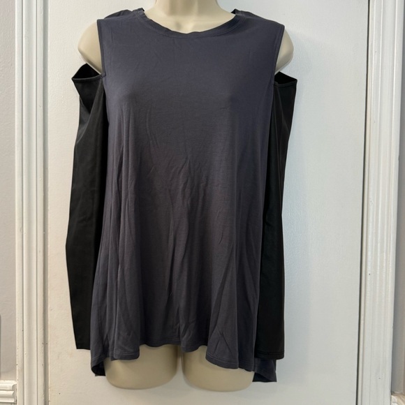 BCBG Max Azria Women’s Cold Shoulder Long Sleeve Top “Judson” Size XS NWT - Picture 2 of 10
